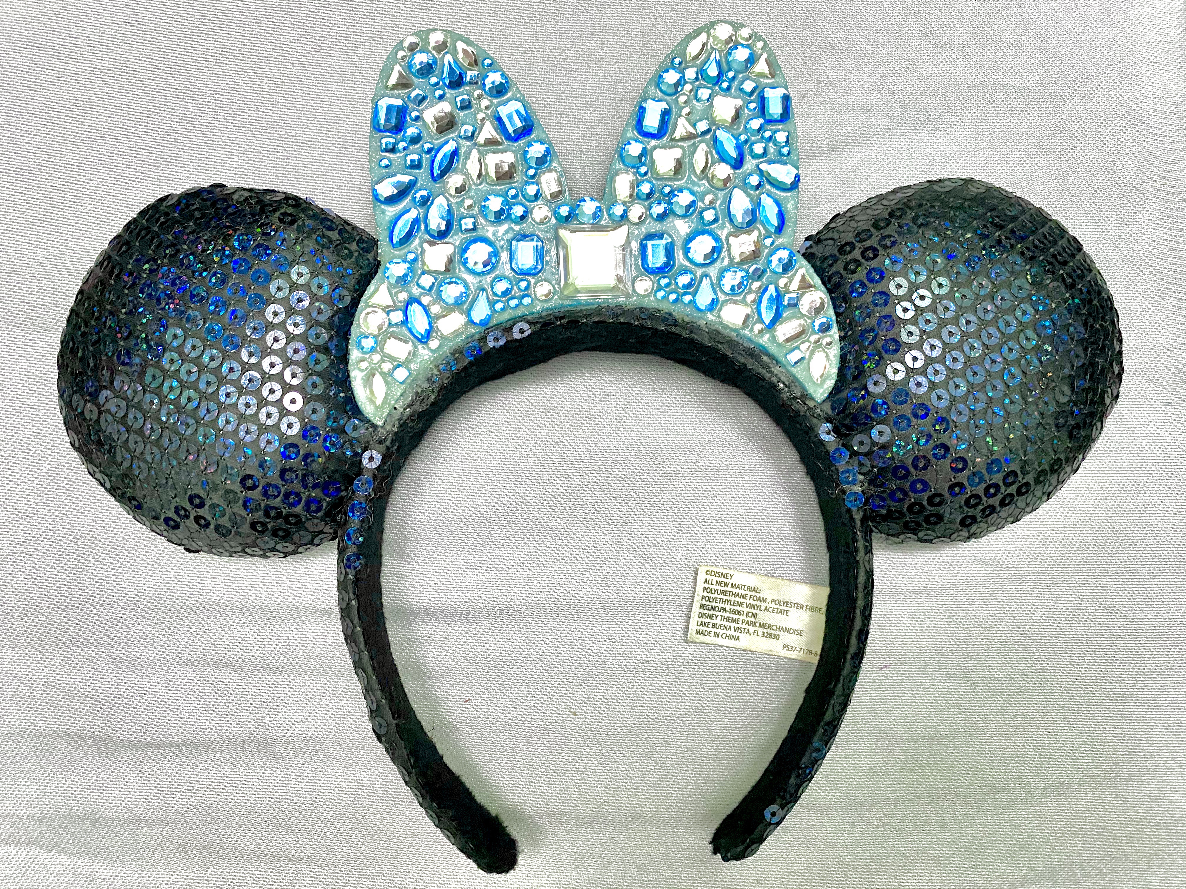 Disneyland 60th Diamond Celebration Ears – Minnie Ear Collectors display picture 2